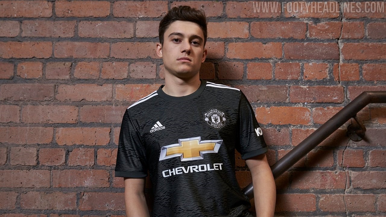 Man united green 2024 yellow away kit